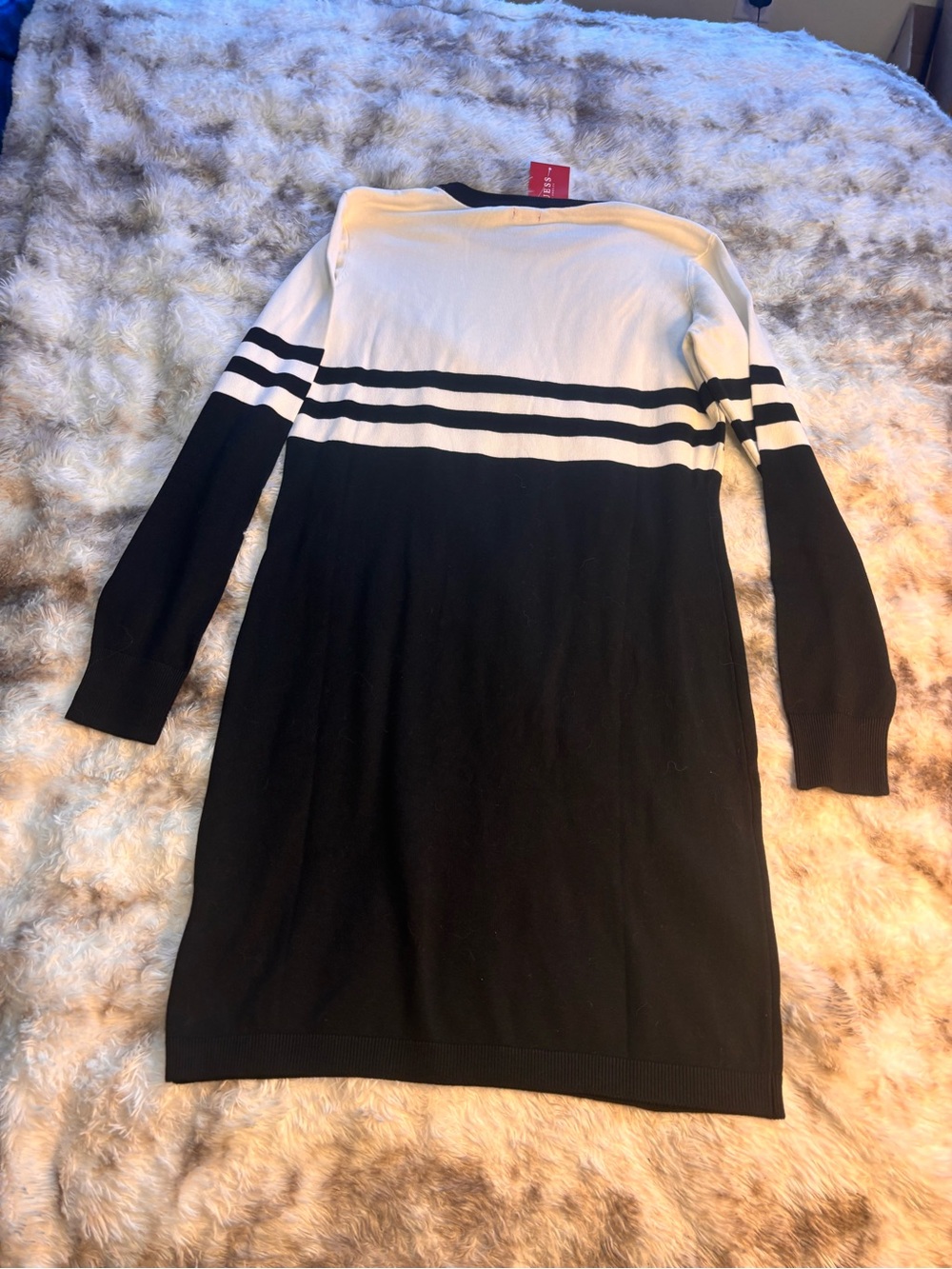 GUESS Black & white Logo Stripe Knit Dress - Picture 2 of 6